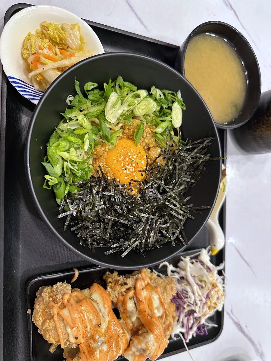 Hearty ramen and fried chicken